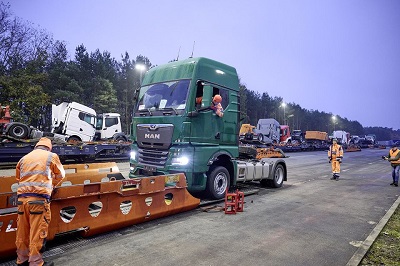 Nuevo servicio intermodal de MAN y Vega para la distribuci�n de camiones